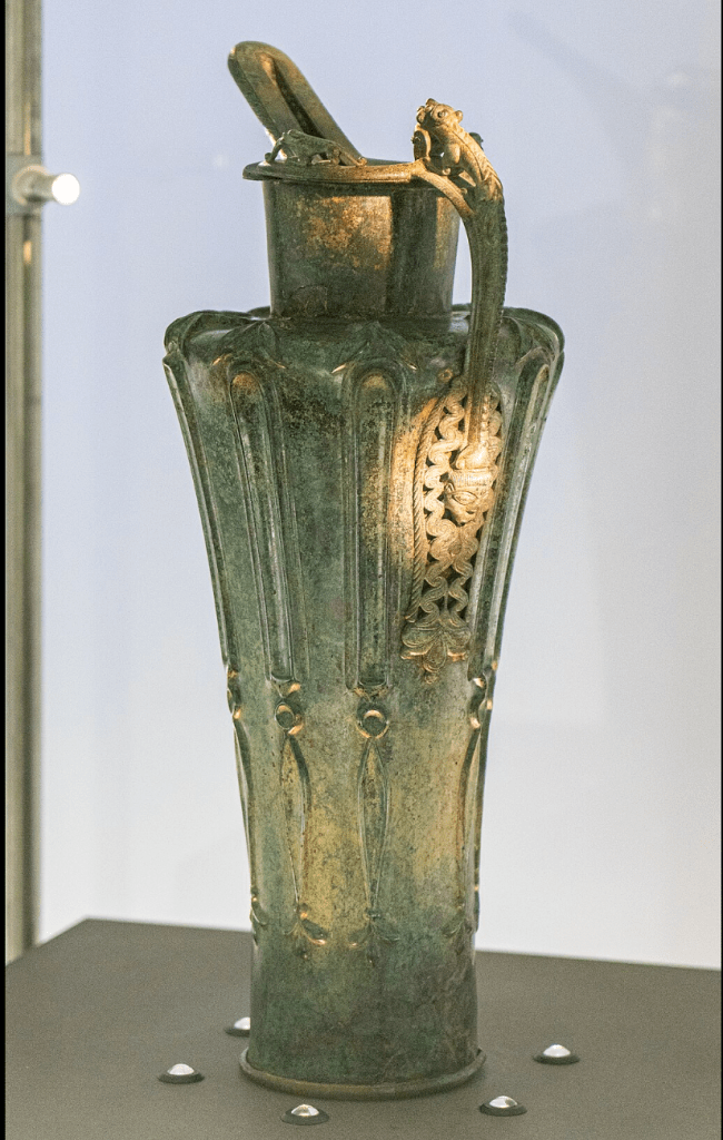 Bronze vase of Dürrnberg